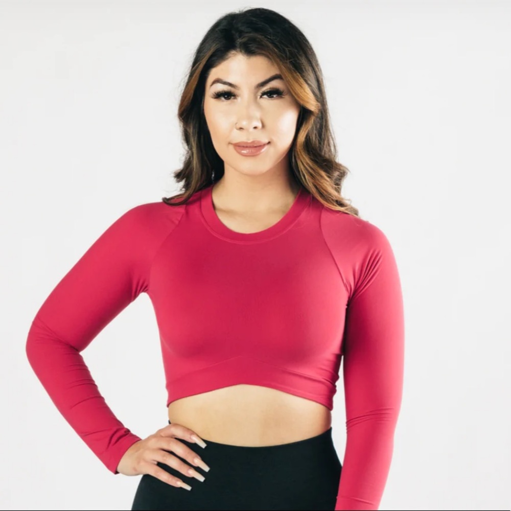 Black long sleeve crop top